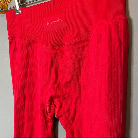 Victoria’s Secret PINK red compression leggings 21” size medium - Picture 10 of 11